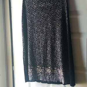 Skirt nice length 31 inched